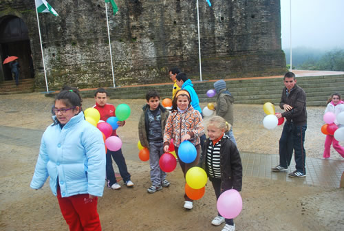 La suelta de 25 globos